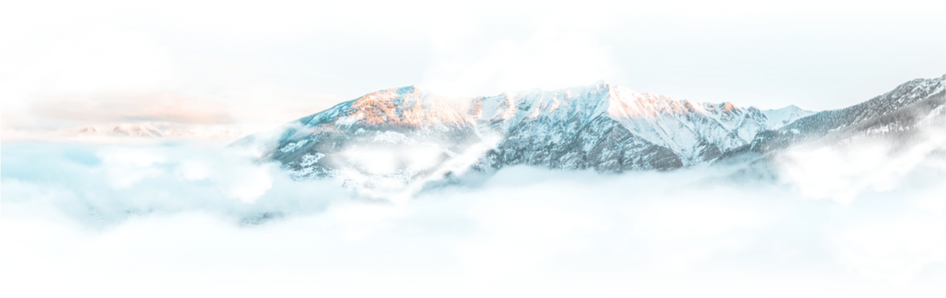 Montagnes enneigées