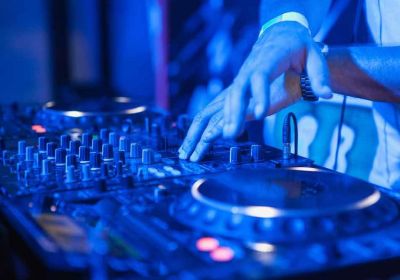Les mardis de l'été : DJ Jor et feu d'artifice_Les Orres