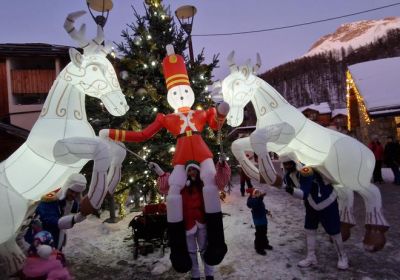 Déambulation : Les rennes de Noël_Les Orres - Déambulation : Les rennes de Noël_Les Orres