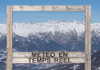 Météo en temps reel, paysage montagne en hiver sous la neige, Les Orres, Hautes-Alpes