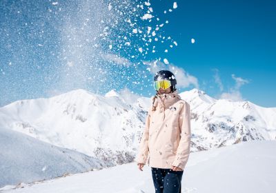 vacances au ski, neige et sport en hiver aux Orres
