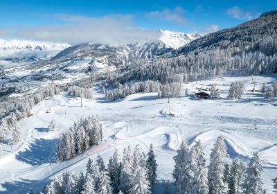 Paysage et pistes de ski station Les Orres, Alpes du sud