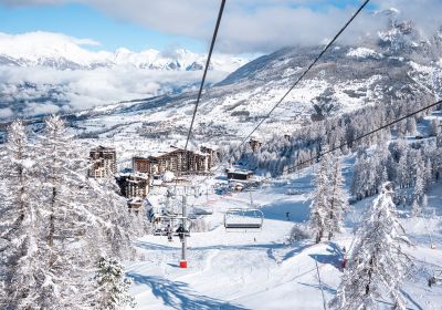 Paysage station hiver, Les Orres, ski dans les Hautes-Alpes