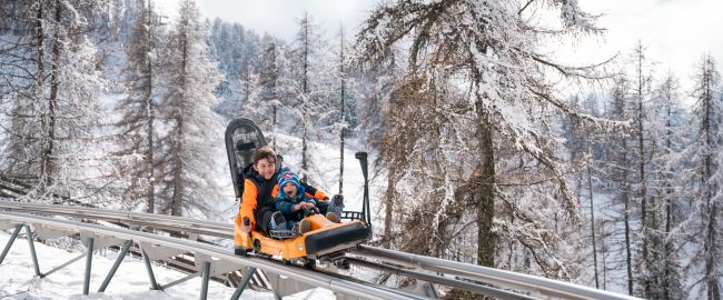 luge sur rail hiver Les Orres, activités en famille dans les Alpes du Sud