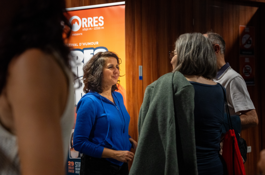 Nadia Roz au Festival d'humour Rires en Orres, dans les Alpes du Sud