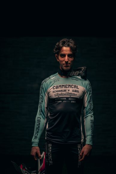 Antoine Pierron Team commencal Les Orres, VTT DH & bike park Alpes du sud