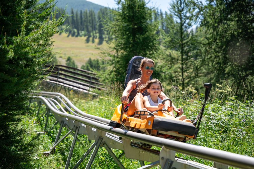 Luge sur rail l'Orrian express, activité aux Orres en été, Hautes-Alpes