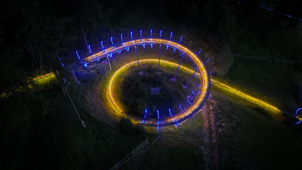 Luge sur rail l'orrian express nocturne été, station Les Orres, Hautes-Alpes