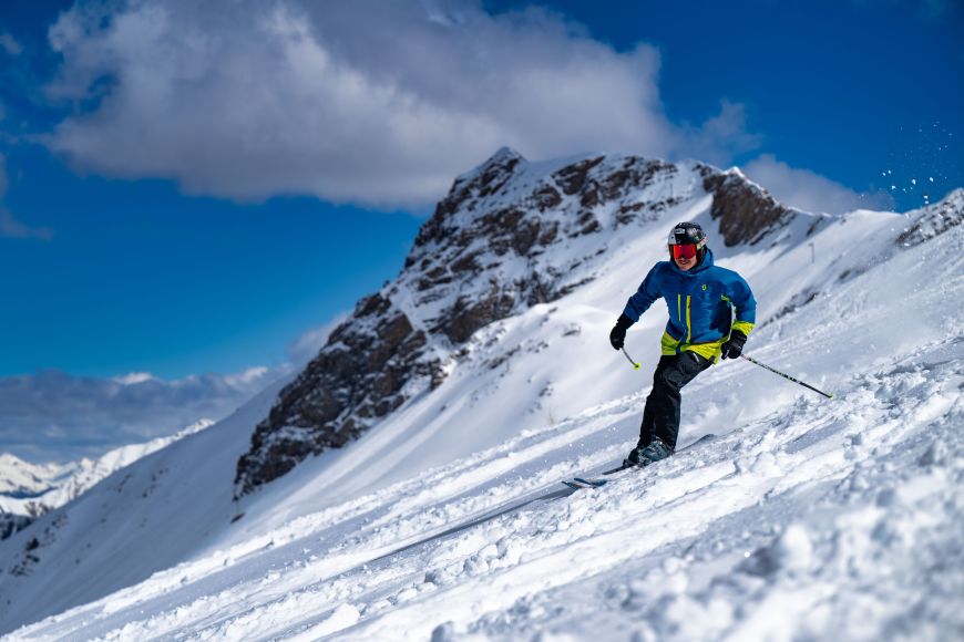 Station de ski Les Orres, glisse, neige et soleil