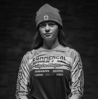 Lisa Baumann team commencal