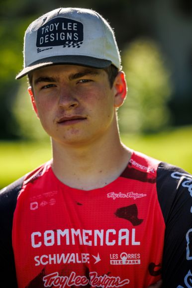 Bode Burke team commencal Les Orres Bike Park