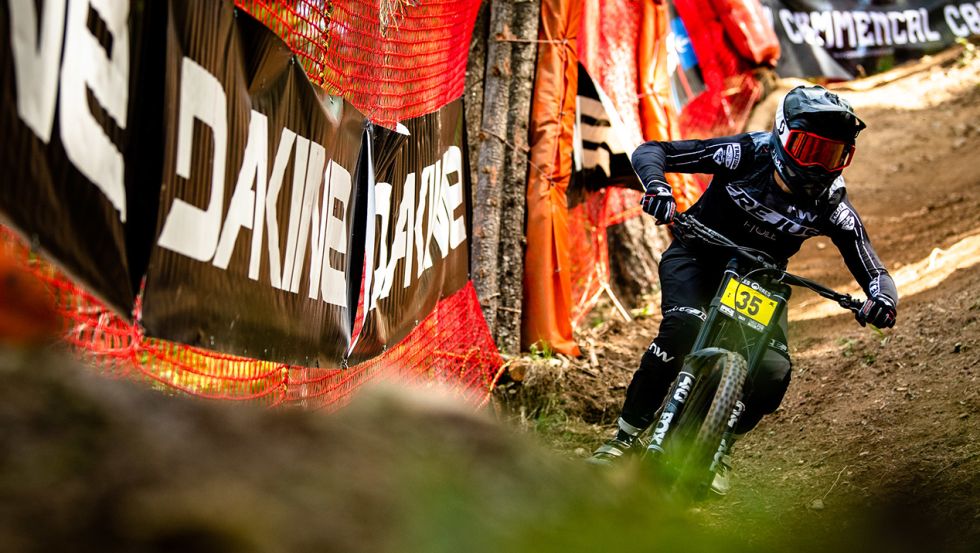 les-orres-championnats-de-frace-2022-vtt-dh-colonne