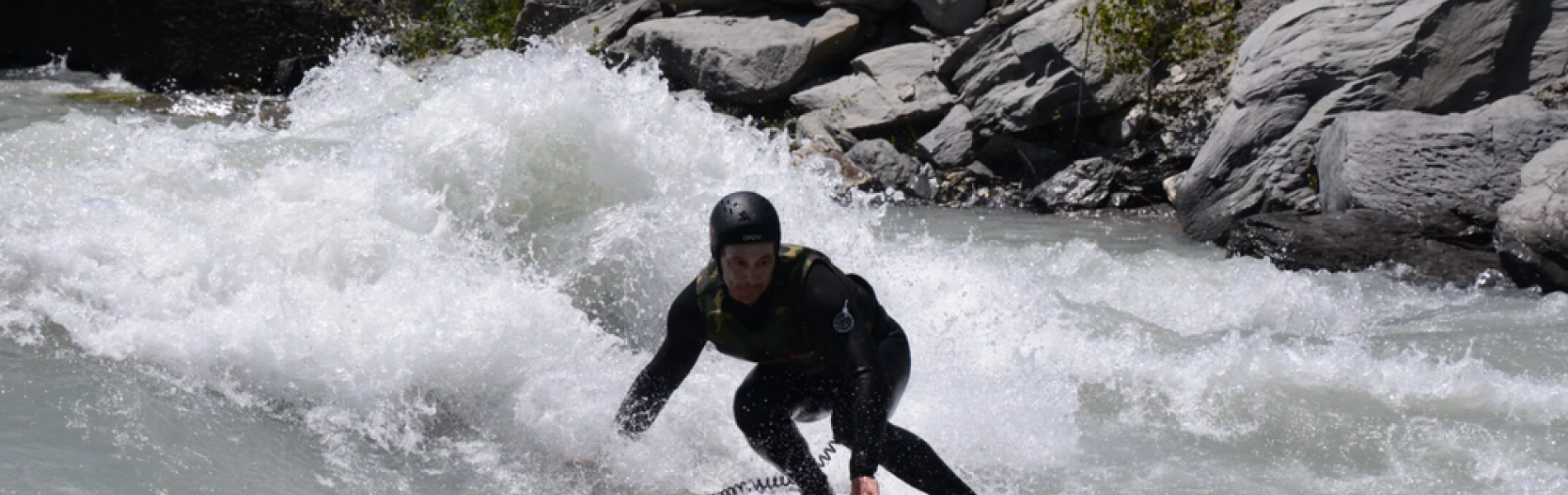 Surf de rivière - Hakuna Matata Rafting_Les Orres - Surf de rivière - Hakuna Matata Rafting_Les Orres