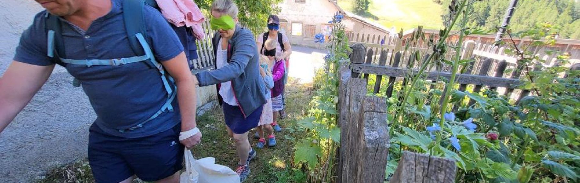 Les p'tits explorateurs et les esprits domestiques_Molines-en-Queyras - Maisons traditionnelles Molines en Queyras