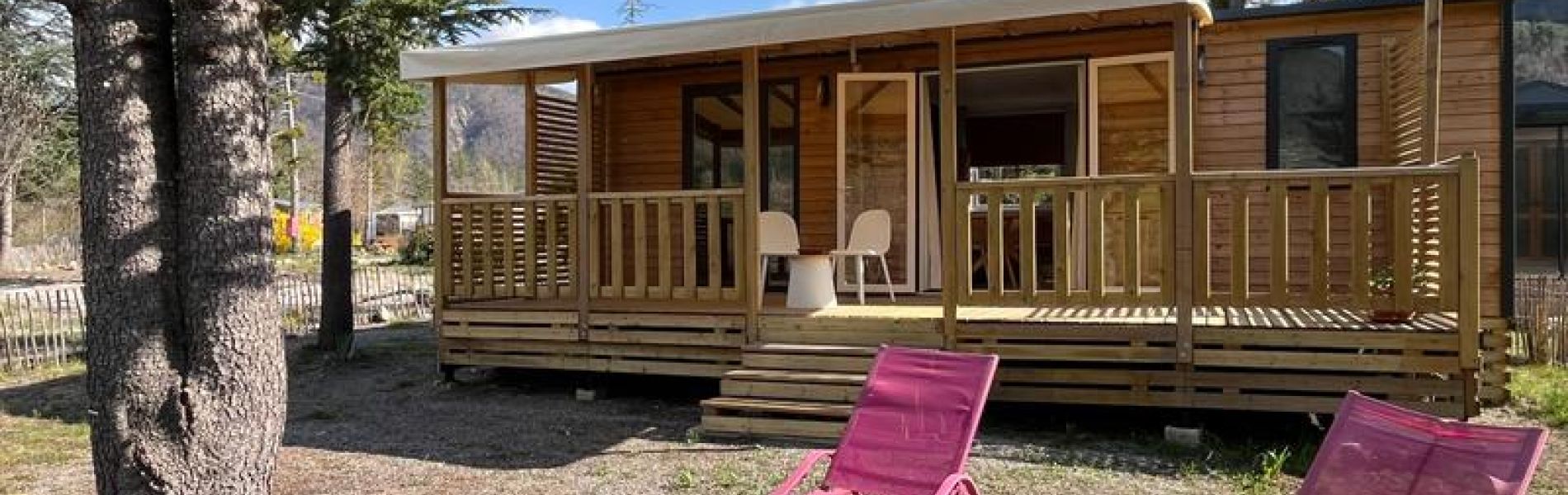Camping les écolodges des 3 lacs : Mobil-homes._Rochebrune