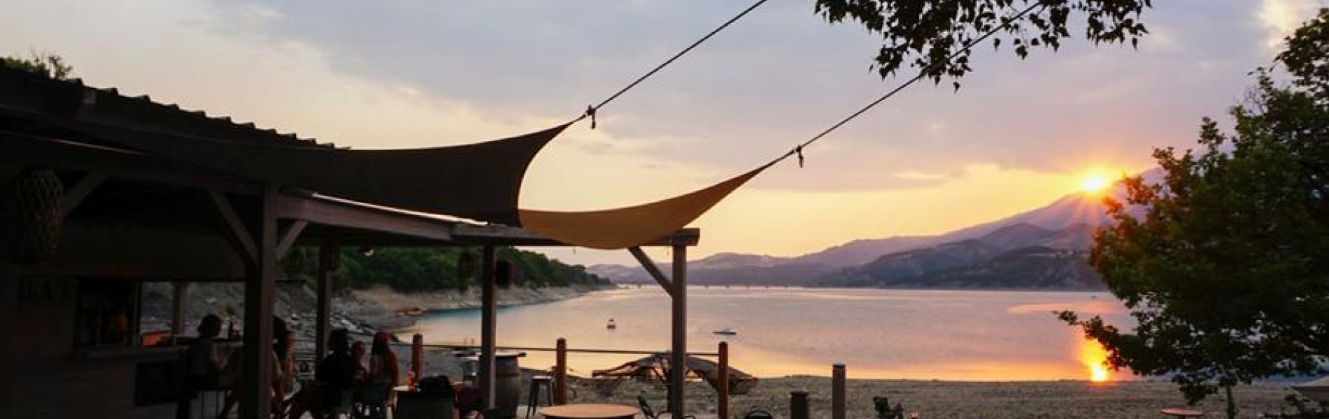 Bar de la plage / Ski et Bouées - Bar de la plage / Ski et Bouées