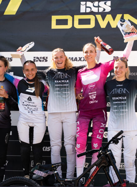 Le podium de l'Ixs Downhill Cup aux Orres, dans les Hautes-Alpes