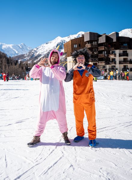 Carnaval 2025 Les Orres, ski et déguisements dans les Alpes du sud