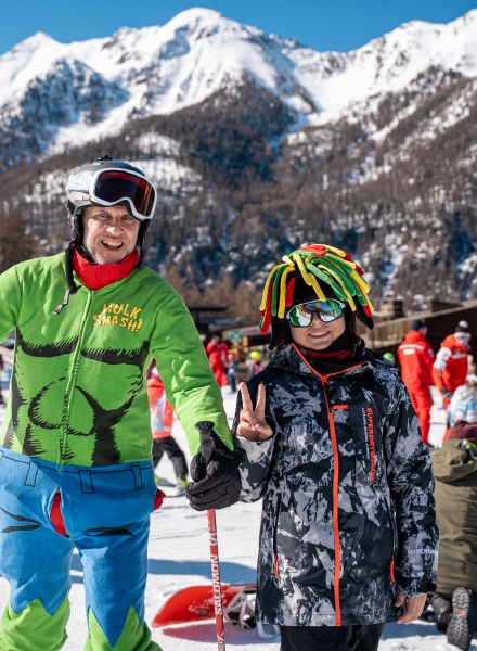 Carnaval 2025 Les Orres, ski et déguisements dans les Alpes du sud