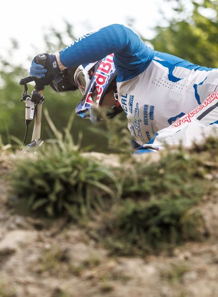 Team Commencal Schwalbe 2026