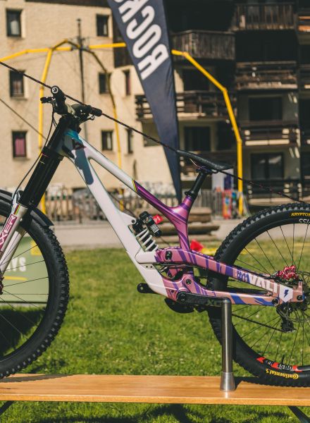 ROCKSHOX_ Test VTT DH sur les Orres Bike Park, Alpes du sud