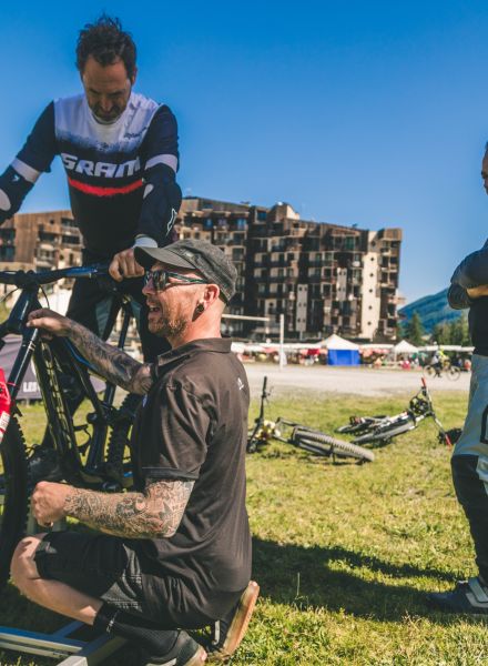 ROCKSHOX_ Test VTT DH sur les Orres Bike Park, Alpes du sud