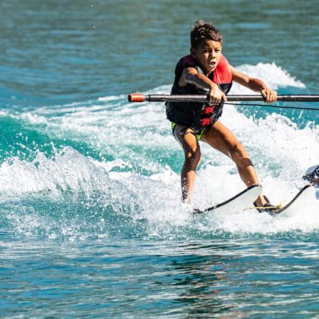Baby ski nautique - L'Ancre Bleue_Les Orres - Baby ski nautique - L'Ancre Bleue_Les Orres