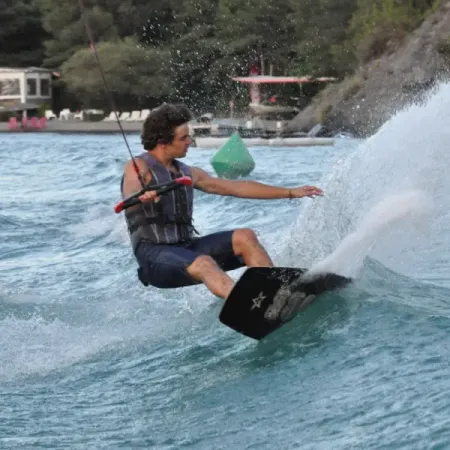 Wakeboard - Skie & Bouées - Bar de la plage_Les Orres - Wakeboard - Skie & Bouées - Bar de la plage_Les Orres