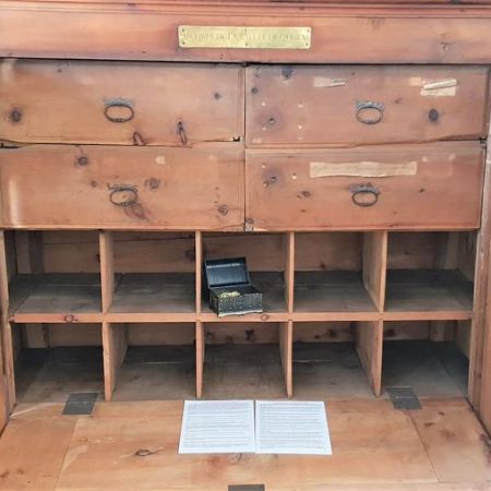 Enquête animée : L'armoire aux 8 serrures_Château-Ville-Vieille