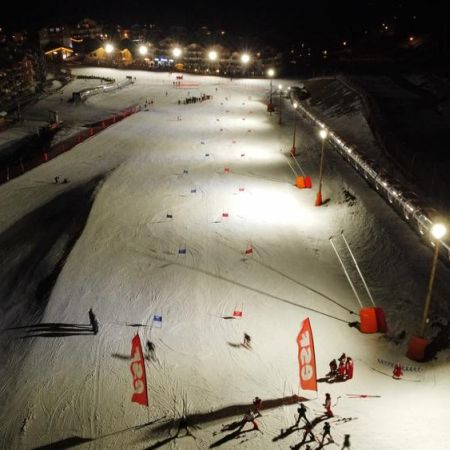 Nocturne Slalom parallèle by ESF_Les Orres - Nocturne sur piste éclairée