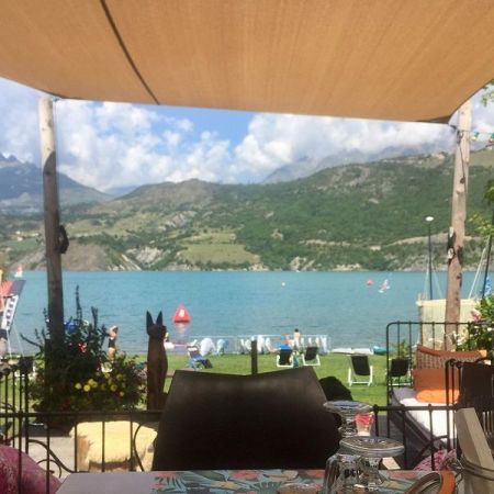 Restaurant Le Bus Serre-Ponçon - Le Bus restaurant au bord du lac